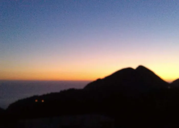Pensión Hawaii 4*