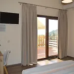 Pensión Hawaii 4*